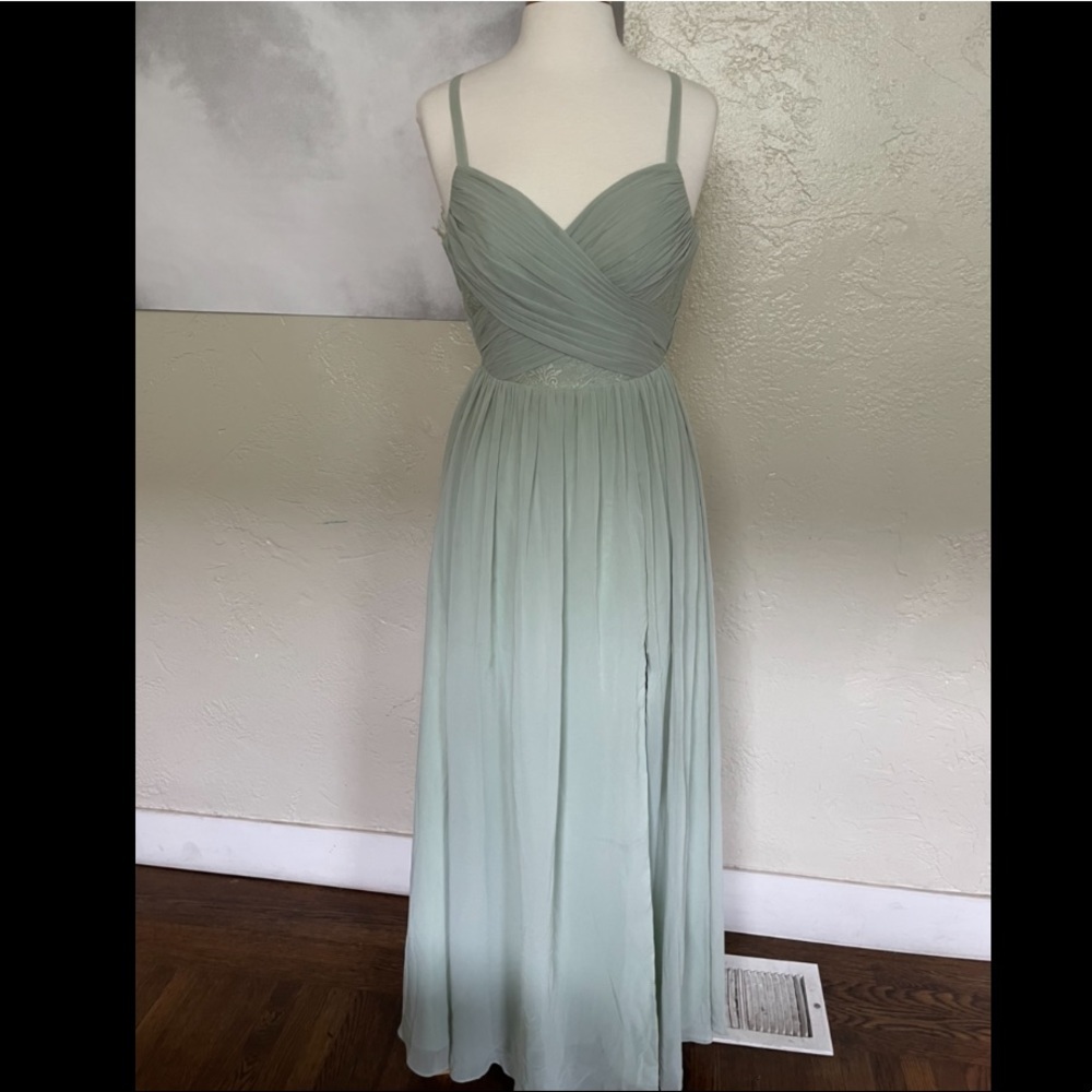 Sage 🌿💙🐚 Chiffon and Lace Bridesmaid/Prom Dress Azazie